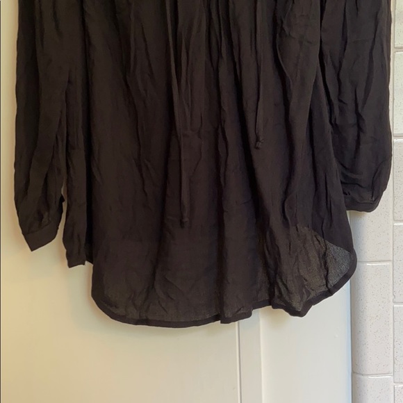 Black blouse - Picture 2 of 3